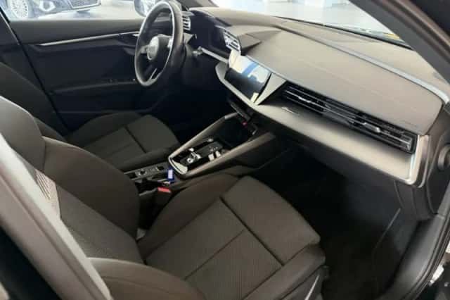 Audi A3 (2023) thumbnail 3