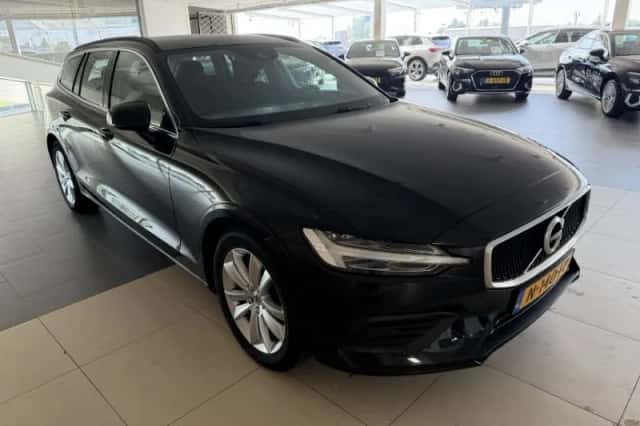 Volvo V60 (2021) thumbnail 2
