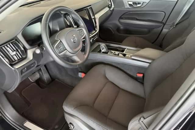 Volvo V60 (2021) thumbnail 6