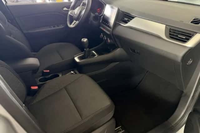Renault Captur (2023) thumbnail 6