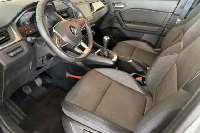 Renault Captur (2023) thumbnail 6
