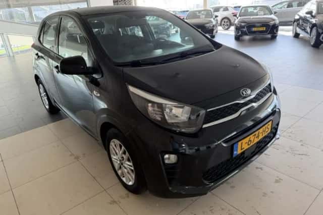 Kia Picanto (2021) thumbnail 2