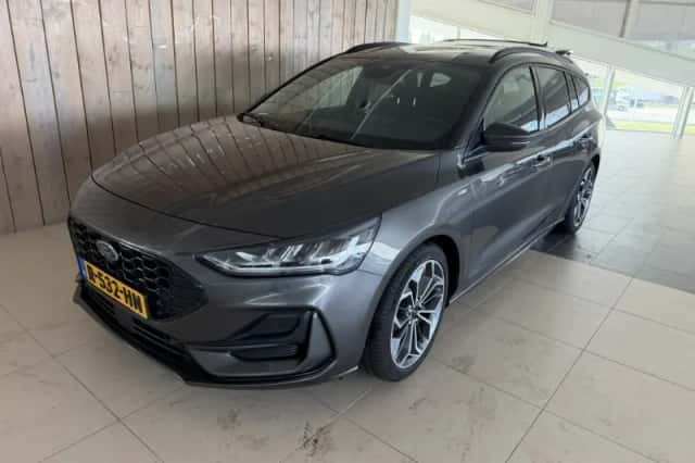Ford Focus (2022) thumbnail 1
