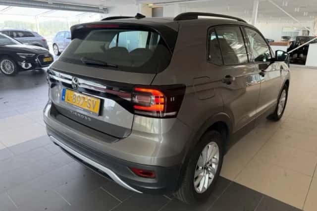 Volkswagen T-Cross (2021) thumbnail 3