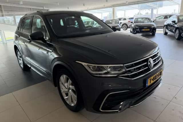 Volkswagen Tiguan (2023) thumbnail 2