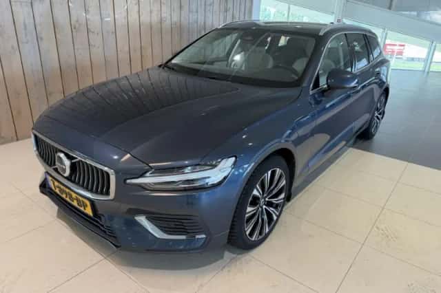 Volvo V60 (2023) thumbnail 1