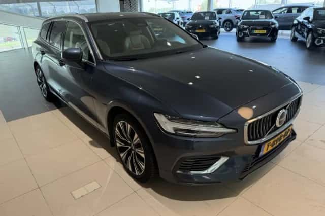 Volvo V60 (2023) thumbnail 2