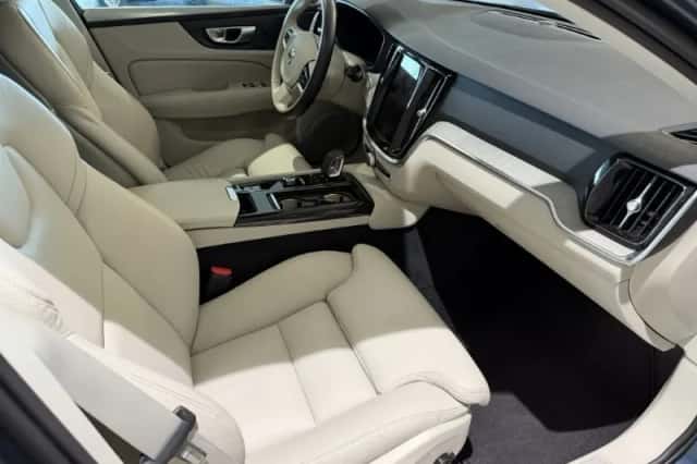 Volvo V60 (2023) thumbnail 6