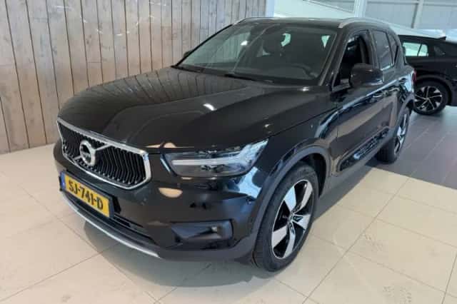Volvo XC40 (2018) thumbnail 1