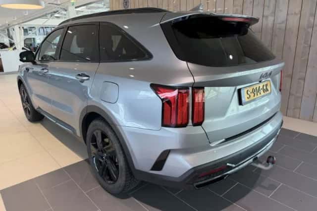 Kia Sorento (2023) thumbnail 4
