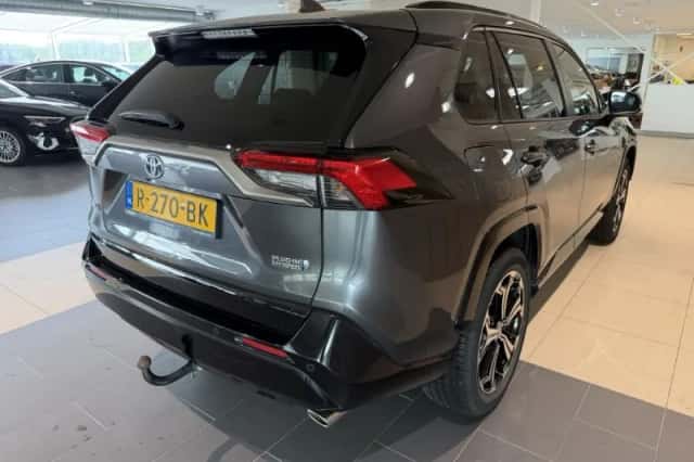 Toyota RAV4 (2022) thumbnail 4