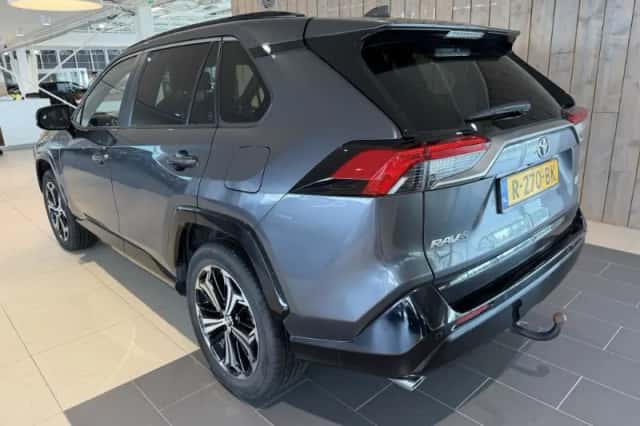 Toyota RAV4 (2022) thumbnail 5
