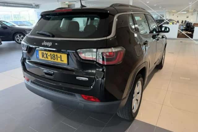 Jeep Compass (2018) thumbnail 3