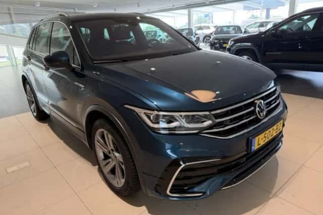 Volkswagen Tiguan (2021) thumbnail 2