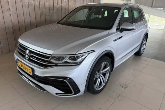 Volkswagen Tiguan (2021) thumbnail 3
