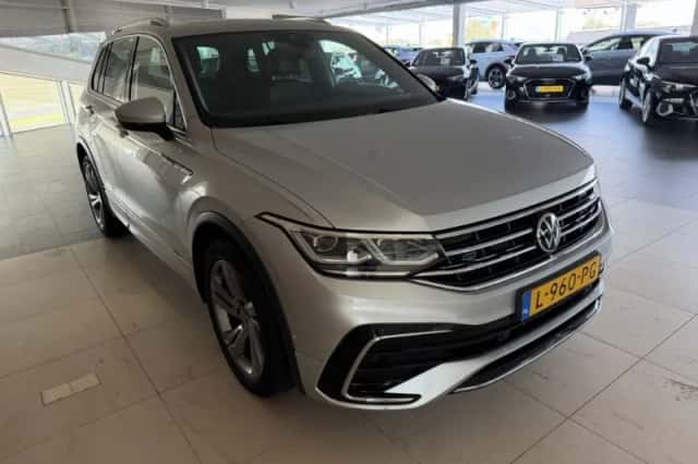 Volkswagen Tiguan (2021) thumbnail 4