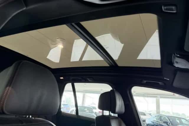 Volkswagen Tiguan (2021) thumbnail 6