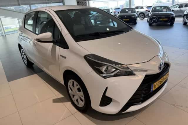 Toyota Yaris (2020) thumbnail 1