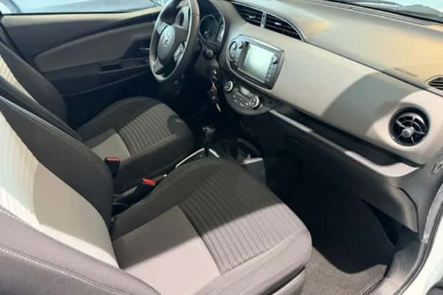 Toyota Yaris (2020) thumbnail 6