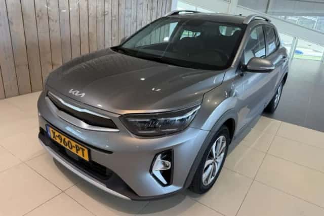 Kia Stonic (2024) thumbnail 1