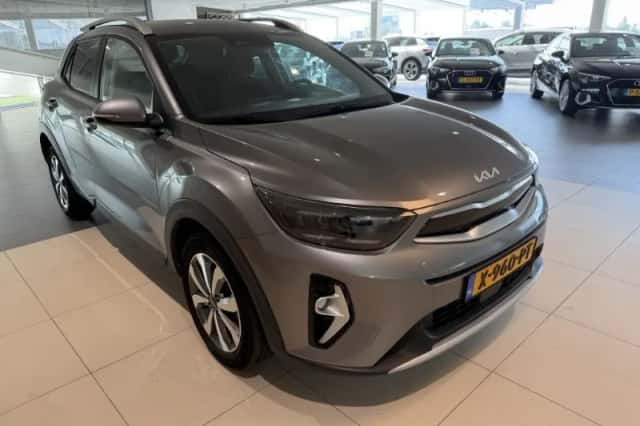 Kia Stonic (2024) thumbnail 2
