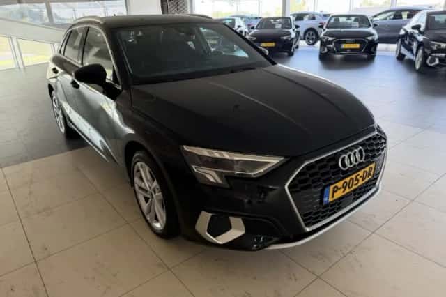 Audi A3 (2022) thumbnail 2