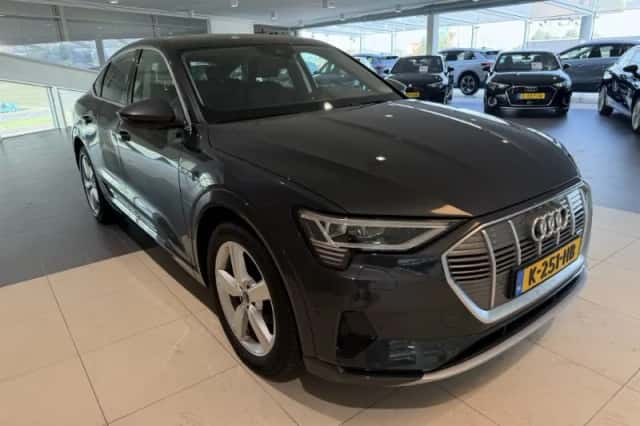 Audi e-tron Sportback (2020) thumbnail 2