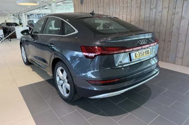 Audi e-tron Sportback (2020) thumbnail 4