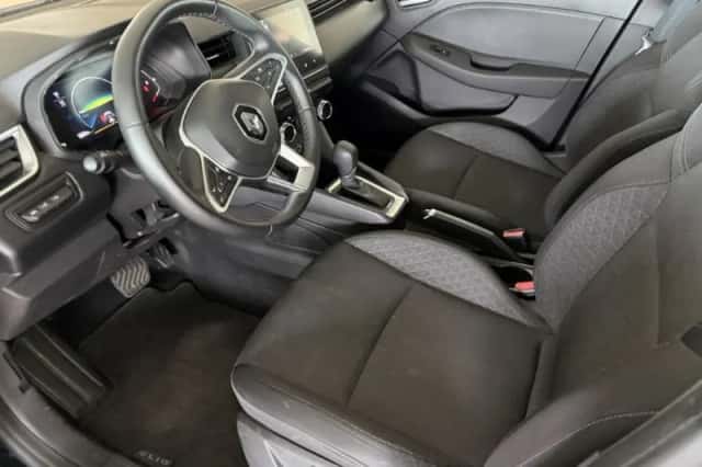 Renault Clio (2022) thumbnail 6