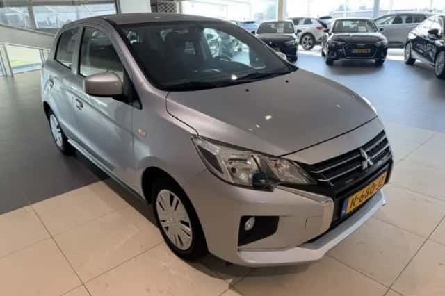 Mitsubishi Space Star (2021) thumbnail 2