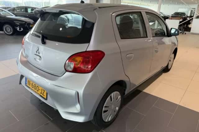 Mitsubishi Space Star (2021) thumbnail 4