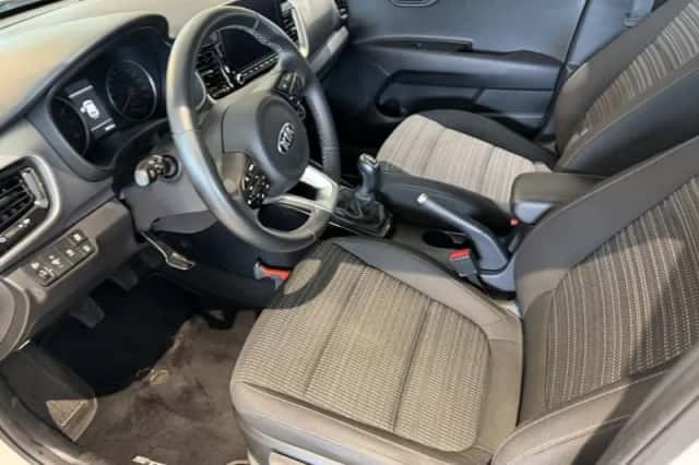 Kia Stonic (2021) thumbnail 6