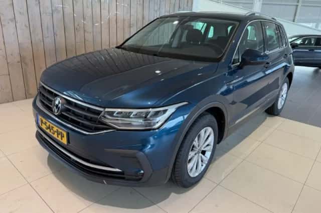 Volkswagen Tiguan (2022) thumbnail 1