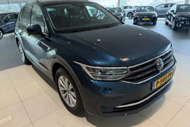 Volkswagen Tiguan (2022) thumbnail 2