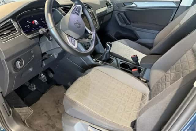 Volkswagen Tiguan (2022) thumbnail 5