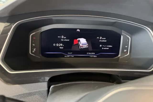 Volkswagen Tiguan (2022) thumbnail 6