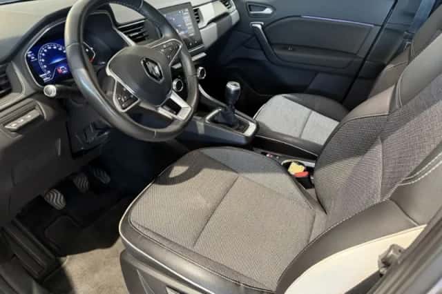 Renault Captur (2021) thumbnail 6