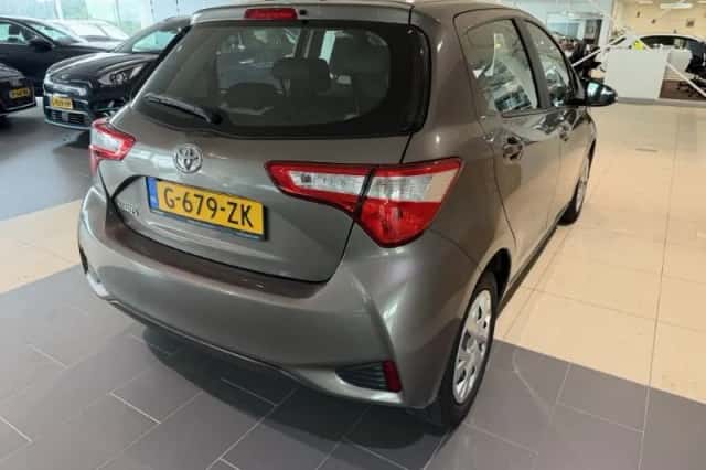 Toyota Yaris (2019) thumbnail 4