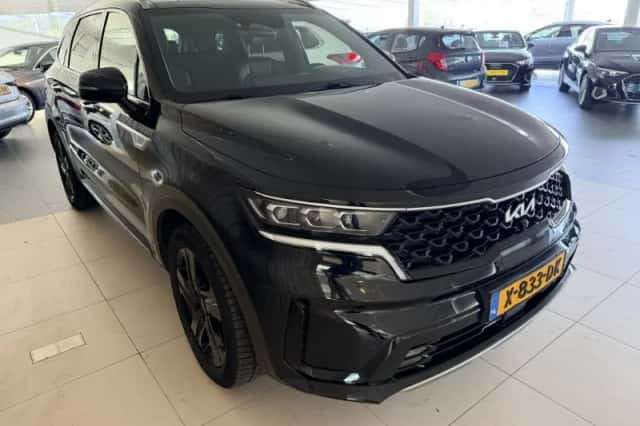 Kia Sorento (2023) thumbnail 2