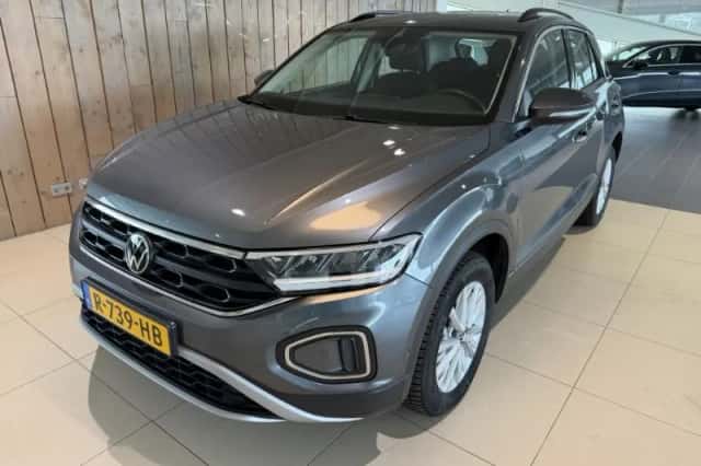 Volkswagen T-Roc (2022) thumbnail 1