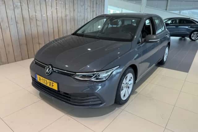 Volkswagen Golf (2022) thumbnail 1