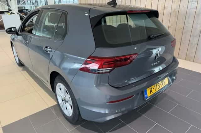 Volkswagen Golf (2022) thumbnail 5