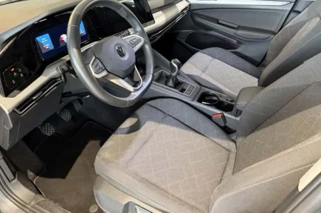 Volkswagen Golf (2022) thumbnail 6