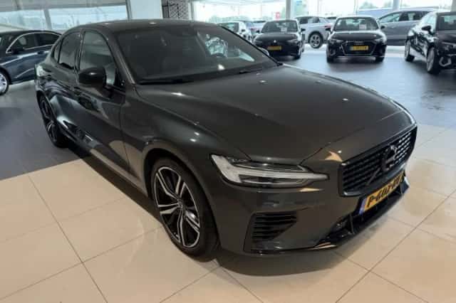 Volvo S60 (2022) thumbnail 2