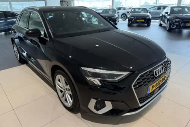 Audi A3 (2022) thumbnail 2