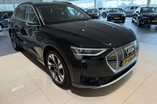 Audi e-tron (2022) thumbnail 2