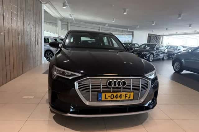 Audi e-tron (2021) thumbnail 2