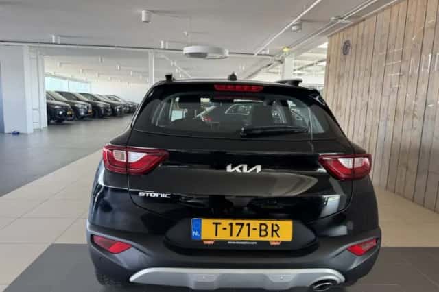 Kia Stonic (2023) thumbnail 4