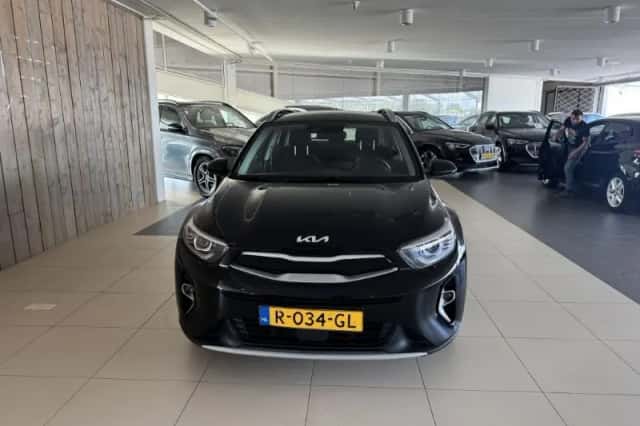 Kia Stonic (2022) thumbnail 2