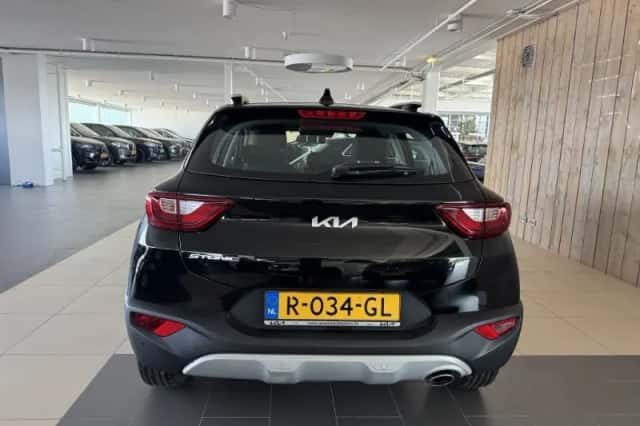 Kia Stonic (2022) thumbnail 4